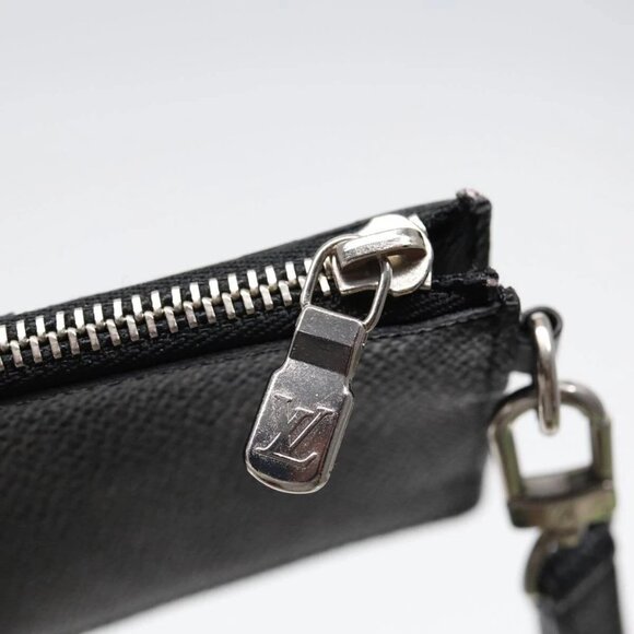 LOUIS VUITTON Damier Graphite Play Phone 8 iPhone Case - Picture 10 of 16